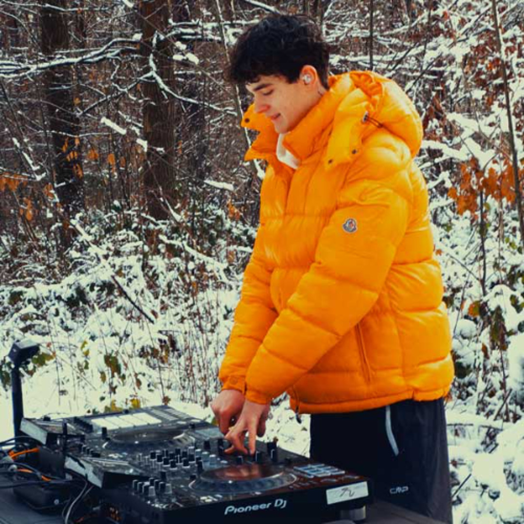 Artwork for ❄️🌲 Deep & Relaxing DJ Set | Live in the Forest – First Snow of 2026